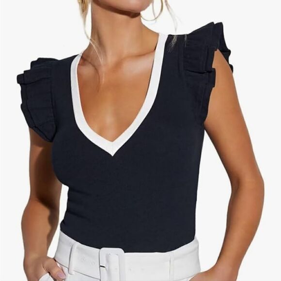 Tops - Black and white top